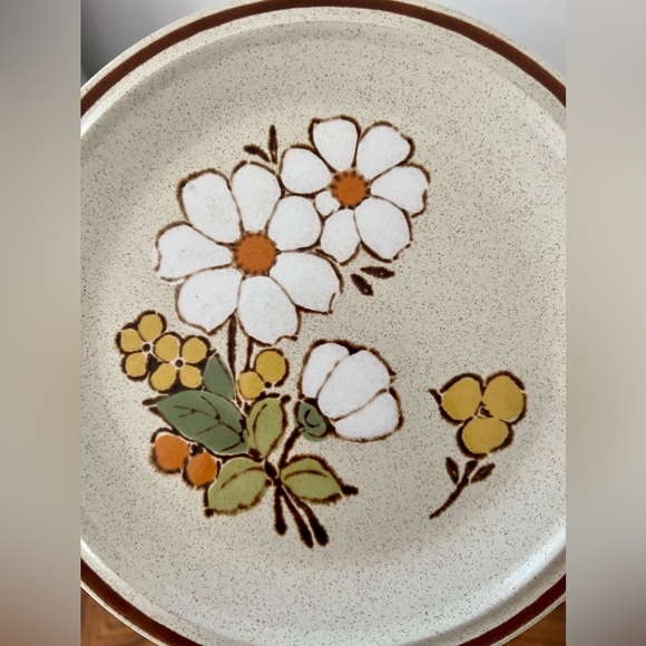 Floral Expressions Summertime Salad Plate, Hearthside Stoneware, Retro Floral - Picture 4 of 6